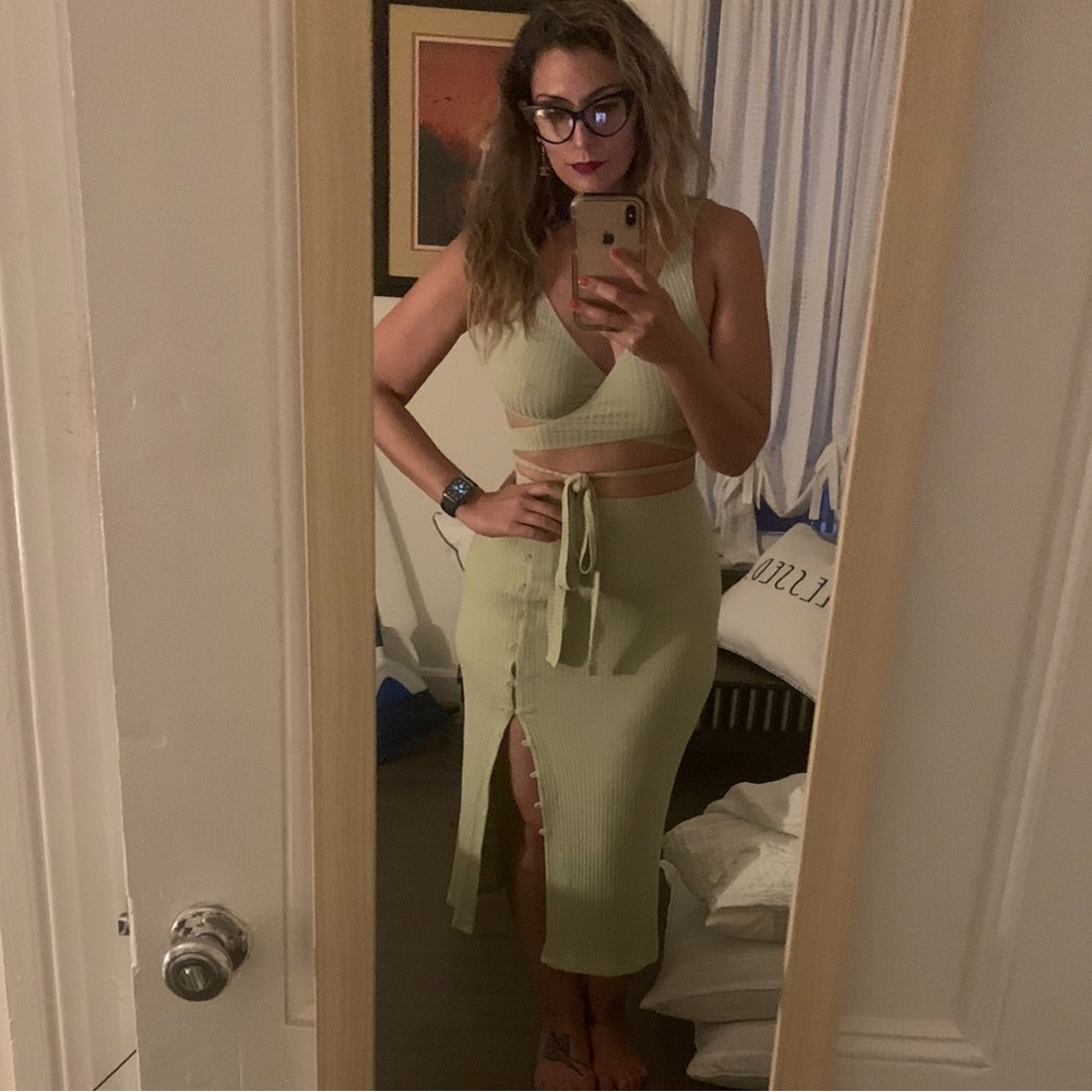 🎉LIKE NEW sage green Reformation 2 piece crop top & skirt
